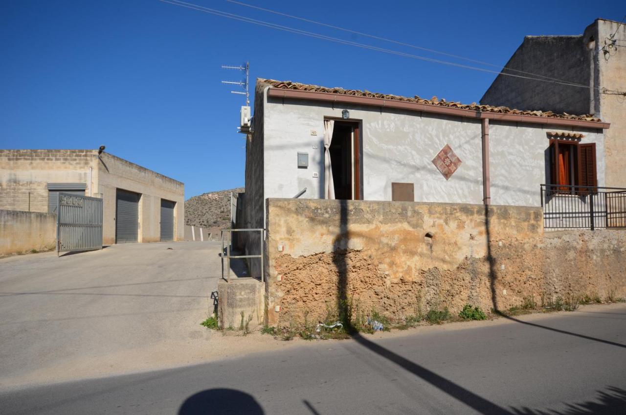 Le Case Di Zia Palma Custonaci Exterior photo
